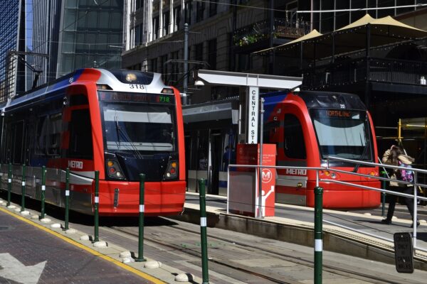 metro-3231108_1280